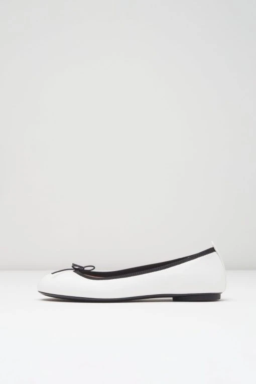 Brand new ๐คฉ BLOCHSTORE-US Ladies Nashira Ballet Flats Bianco Leather ๐ฏ 3 Brand new ๐คฉ BLOCHSTORE-US Ladies Nashira Ballet Flats Bianco Leather ๐ฏ -adults dance shoes store BL2020 BNC 0584 f156df53 272e 4c9e ad40 3ded431ad318 scaled