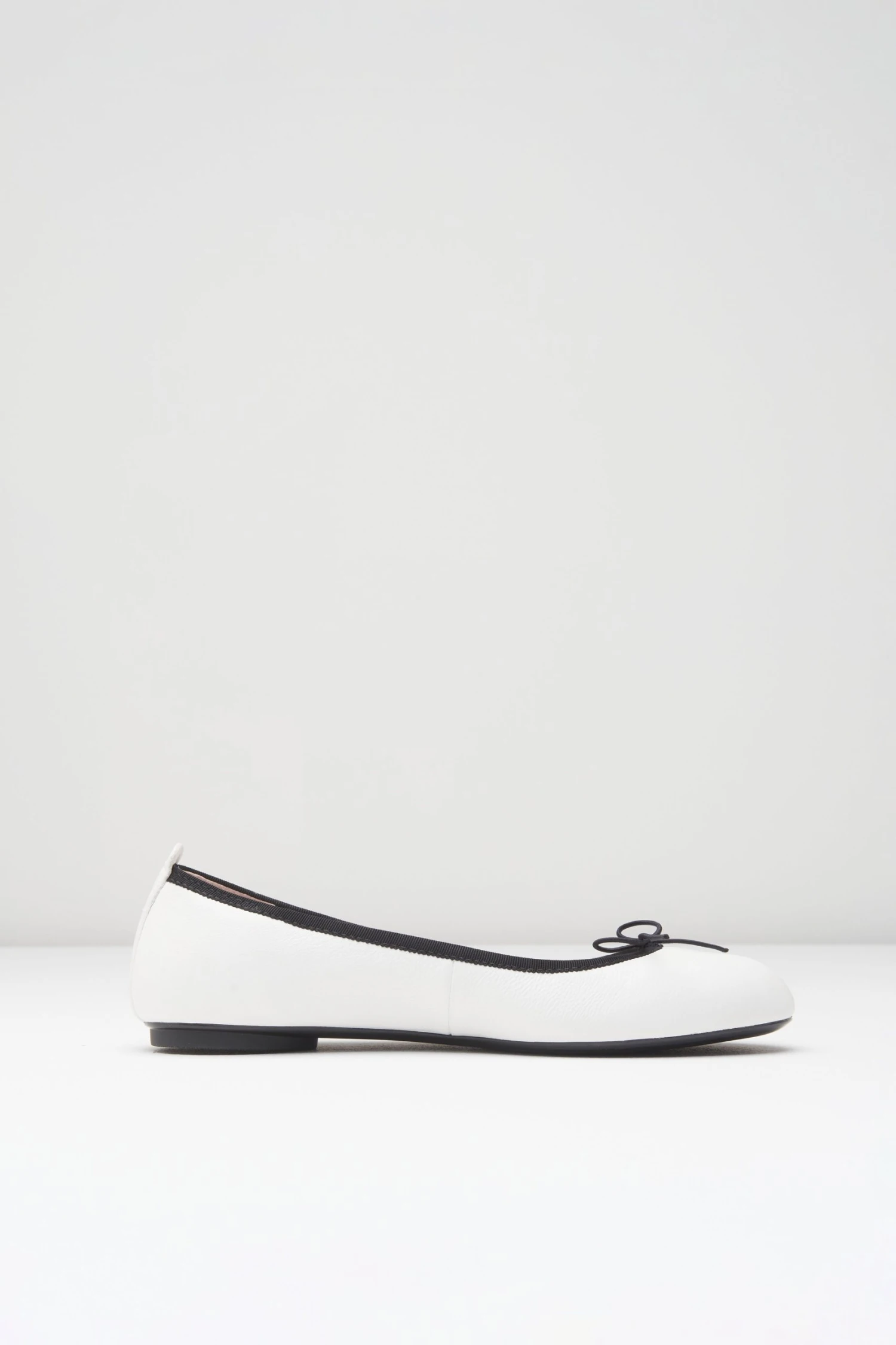 Brand new ๐คฉ BLOCHSTORE-US Ladies Nashira Ballet Flats Bianco Leather ๐ฏ 2 Brand new ๐คฉ BLOCHSTORE-US Ladies Nashira Ballet Flats Bianco Leather ๐ฏ - Image 2