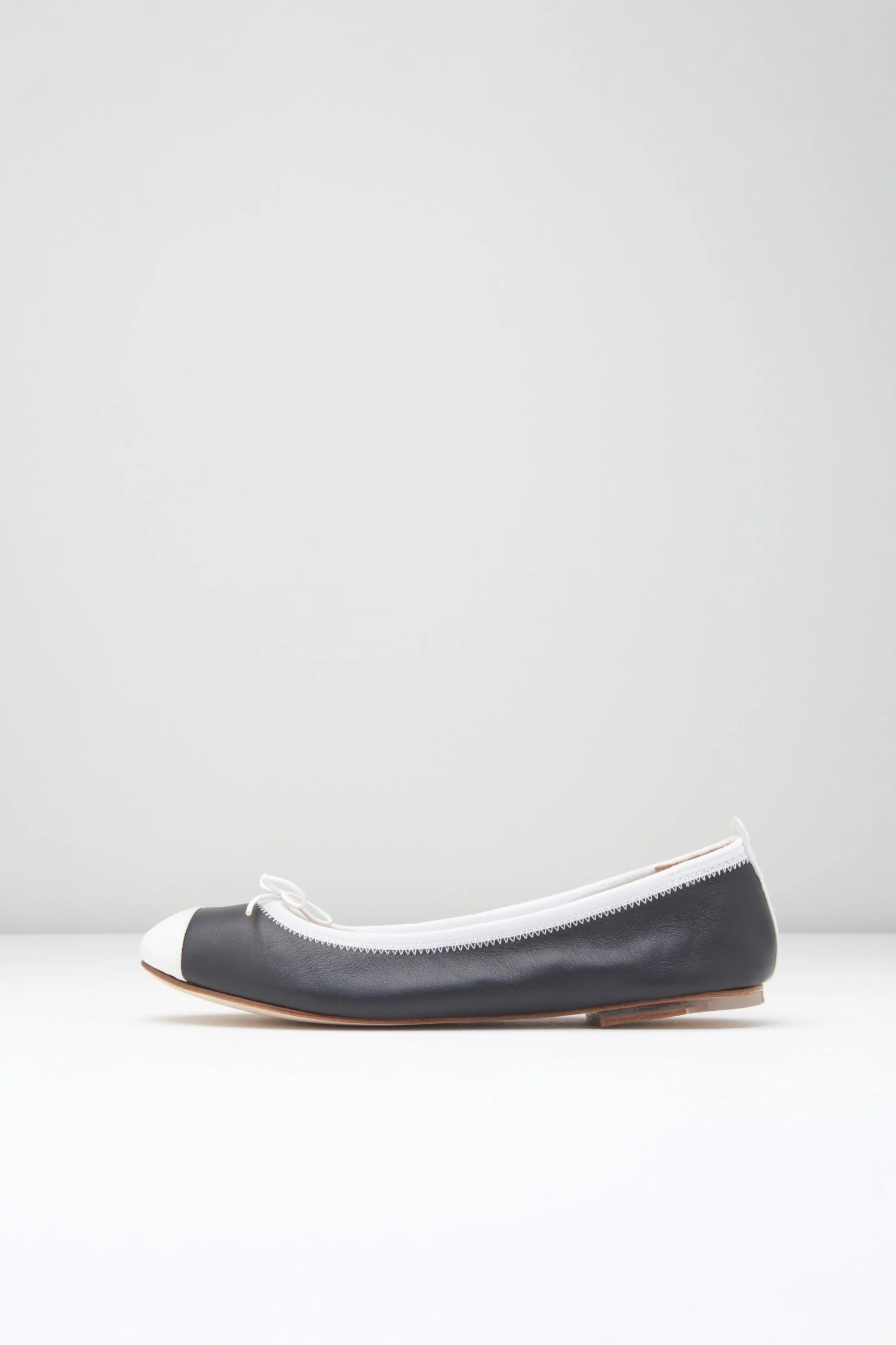 Budget ✔️ BLOCHSTORE-US Ladies Rigel Ballet Flats Black White Leather 🛒 1 Budget ✔️ BLOCHSTORE-US Ladies Rigel Ballet Flats Black White Leather 🛒