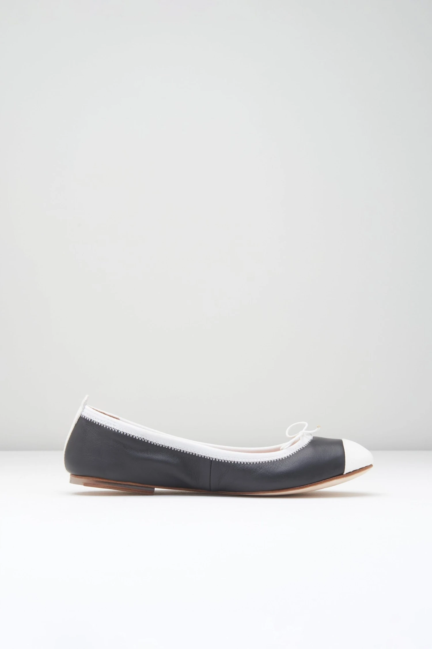 Budget ✔️ BLOCHSTORE-US Ladies Rigel Ballet Flats Black White Leather 🛒 2 Budget ✔️ BLOCHSTORE-US Ladies Rigel Ballet Flats Black White Leather 🛒 - Image 2